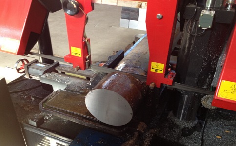 天峨卧式带锯床加工时出现明显振荡如何排查？